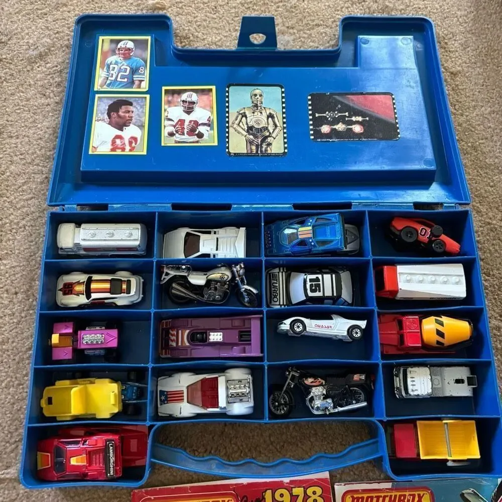 Vintage Matchbox Car Carry Case With Catalogs And Lot Of Die Cast Cars *Read*